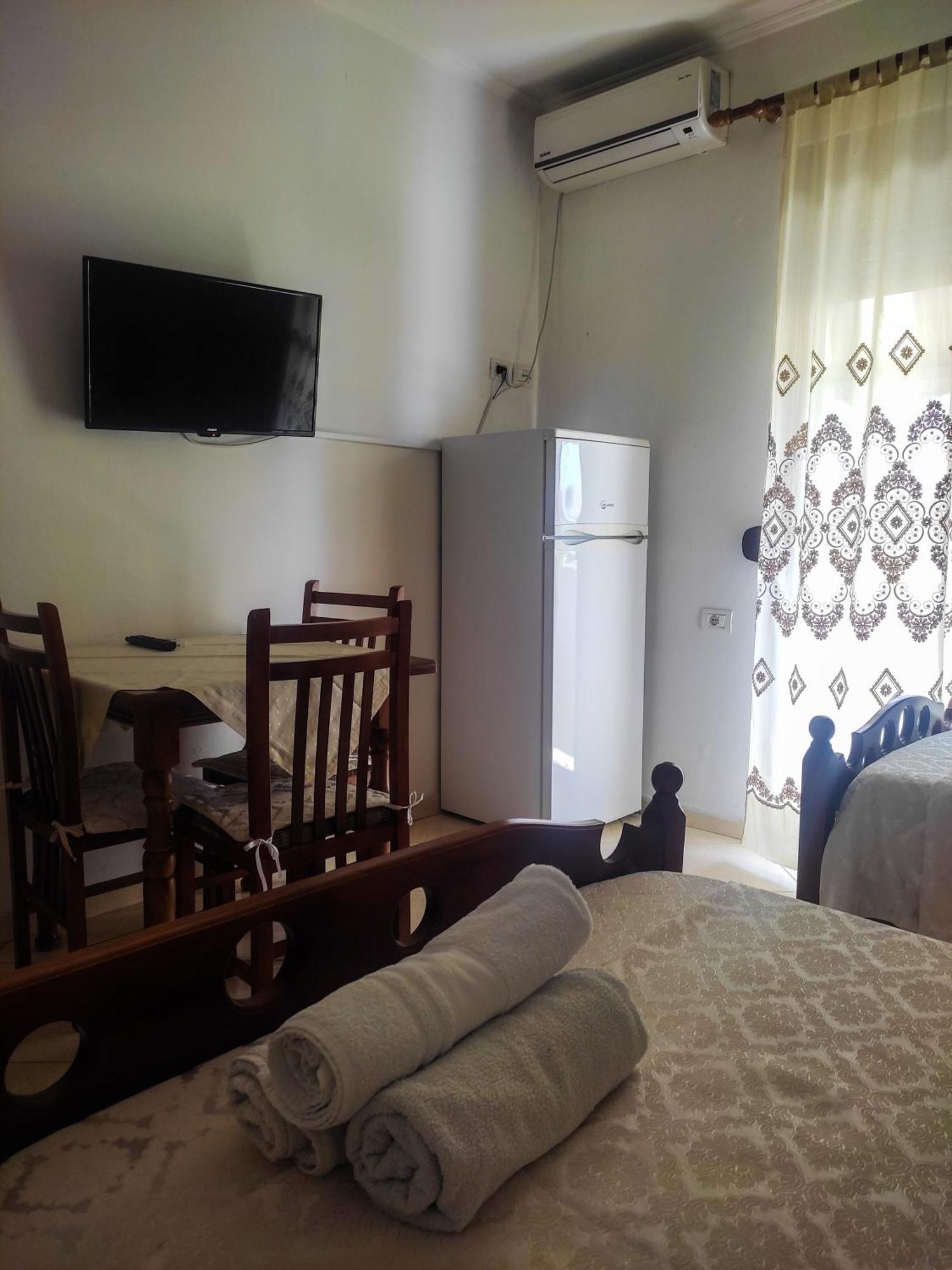 Vila Cikaj Hotel Durres Exterior photo